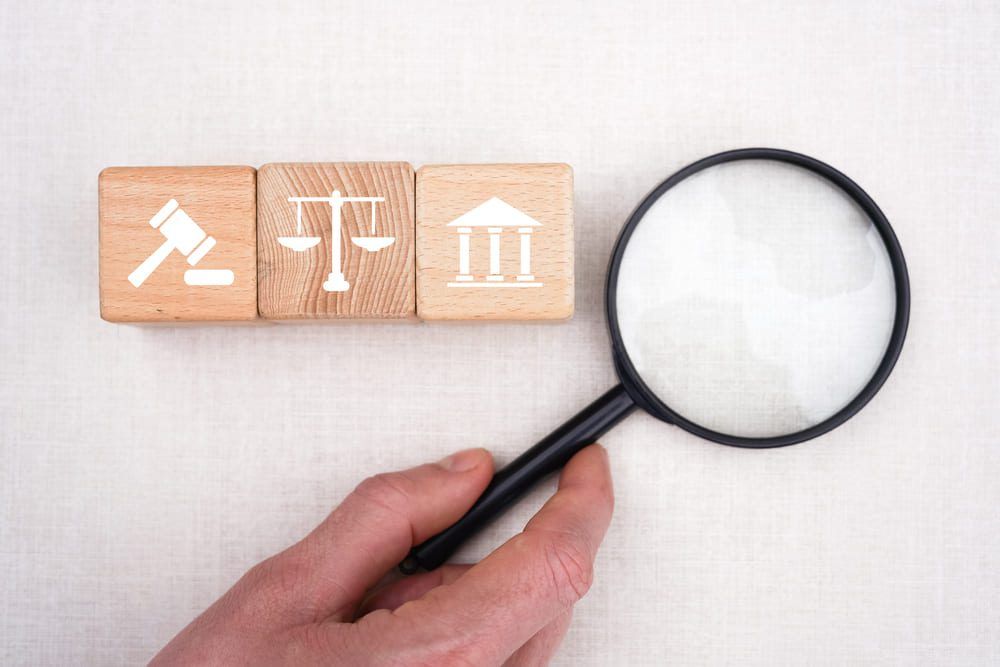 ¿Puede la aseguradora reclamar a uno de los vecinos-propietarios los daños causados fortuitamente en elementos comunes?