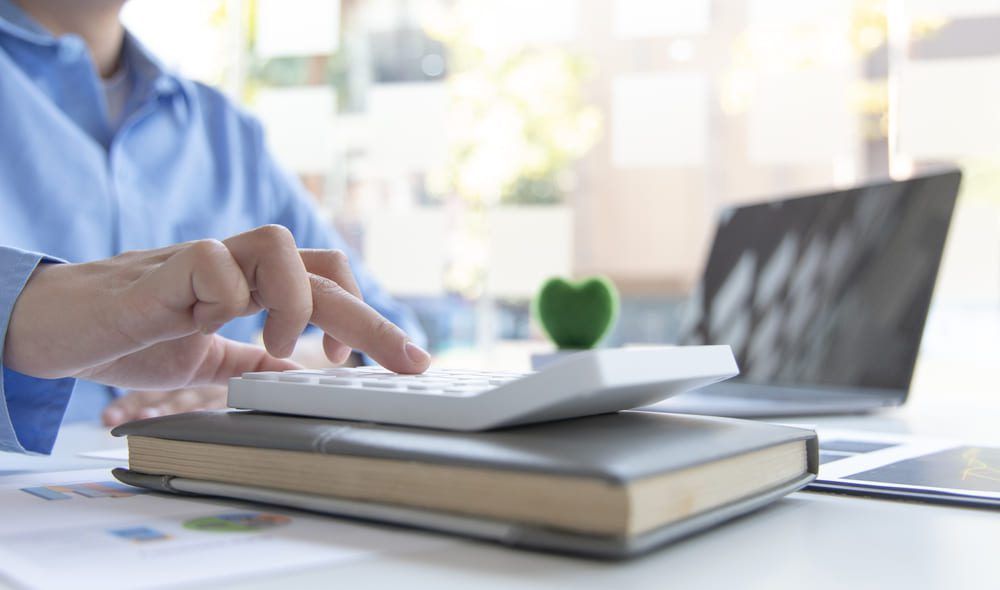 En octubre, debe realizarse el segundo pago a cuenta del Impuesto sobre Sociedades. Recuerde cómo actuar si su empresa calcula sus pagos a cuenta según el ‘método de cuota’.